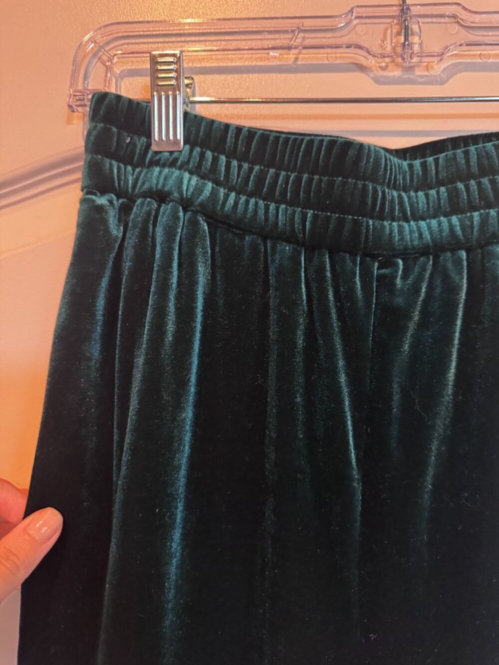 Skies Are Blue NWT Emerald Green Velvet Jogger Pants XS - Picture 4 of 8
